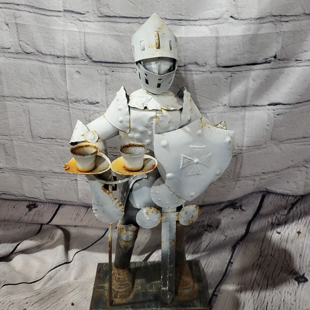 Metal suit of arms Candle Holder